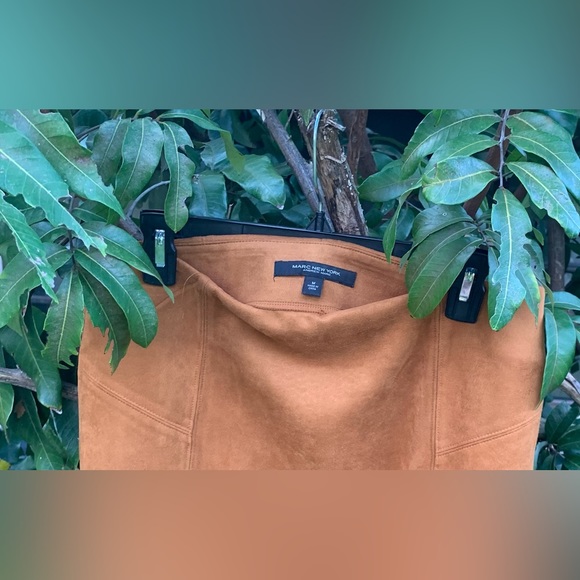 ✨⚡️💥 Marc New York Andrew Marc Skirt in Suede - Picture 5 of 9